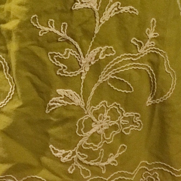 Beautiful Apple green embroidered dress size Small - Picture 3 of 3